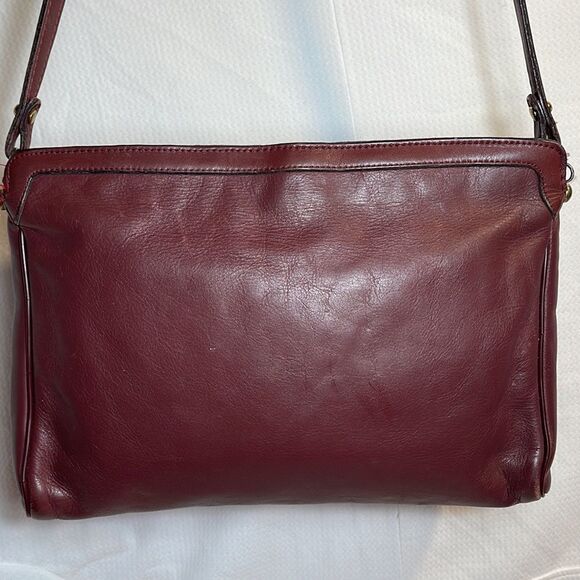 Etienne
Aigner Handbag VINTAGE - Picture 4 of 8